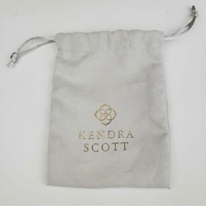 2 KENDRA SCOTT POUCHES
